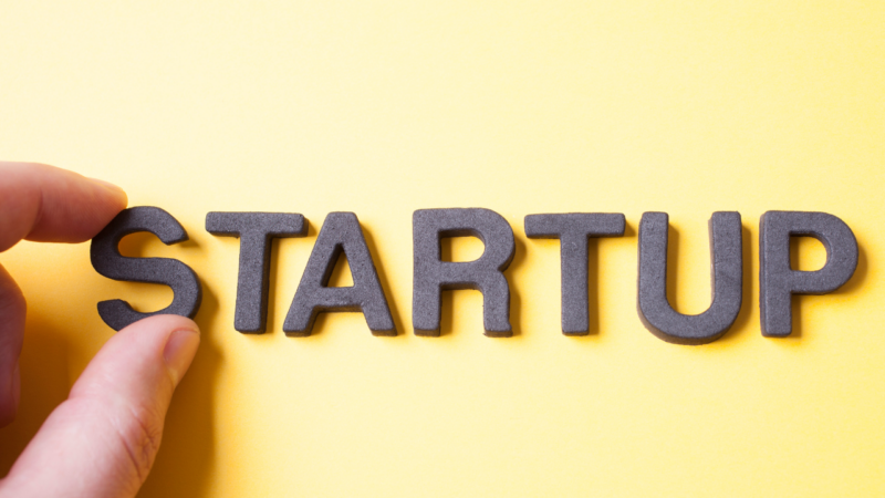 11 Best Startup Books for Founders in 2024