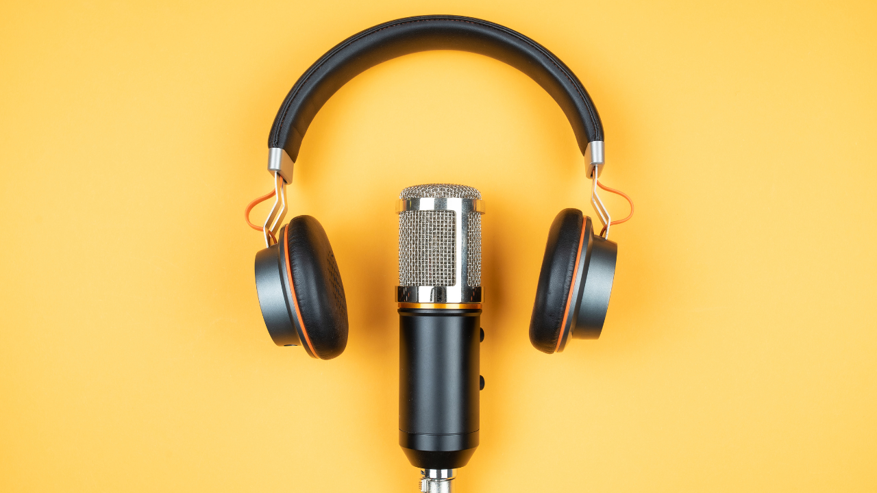 8 High-Quality Podcast Mics for 2024