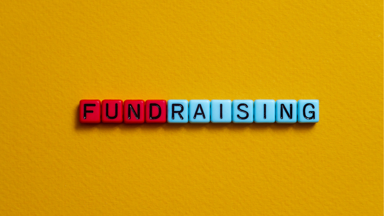 Bootstrapping vs. Fundraising: How to Finance Your Startup